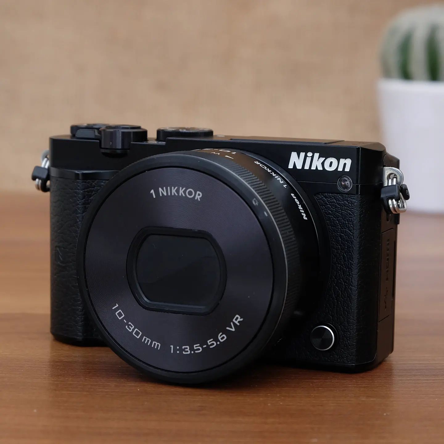 Nikon J5 kit 10-30mm VR